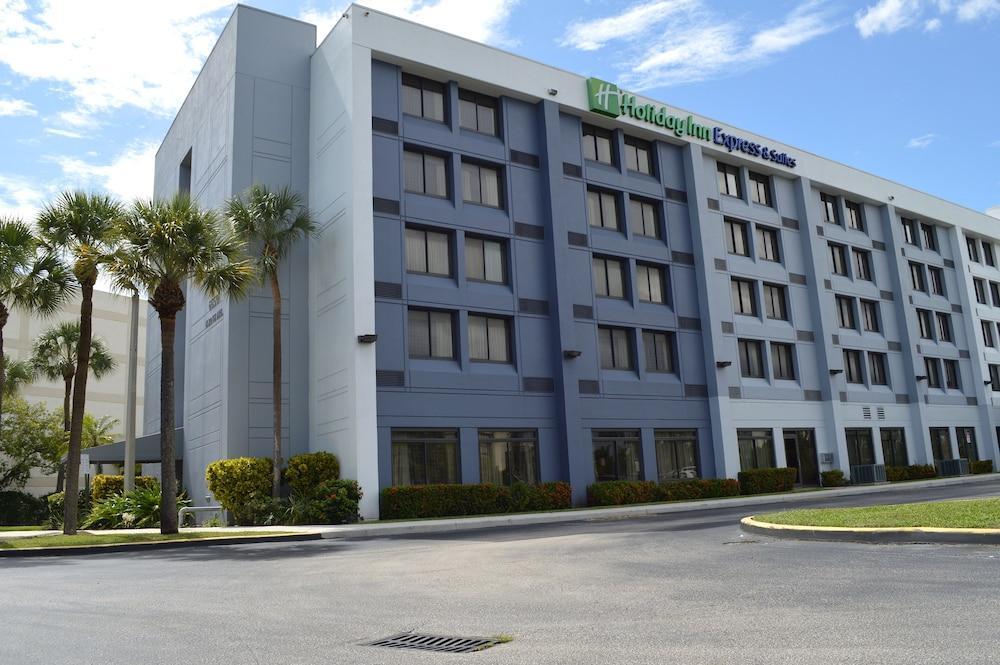 Holiday Inn Express Hotel & Suites Miami - Hialeah By Ihg Eksteriør billede