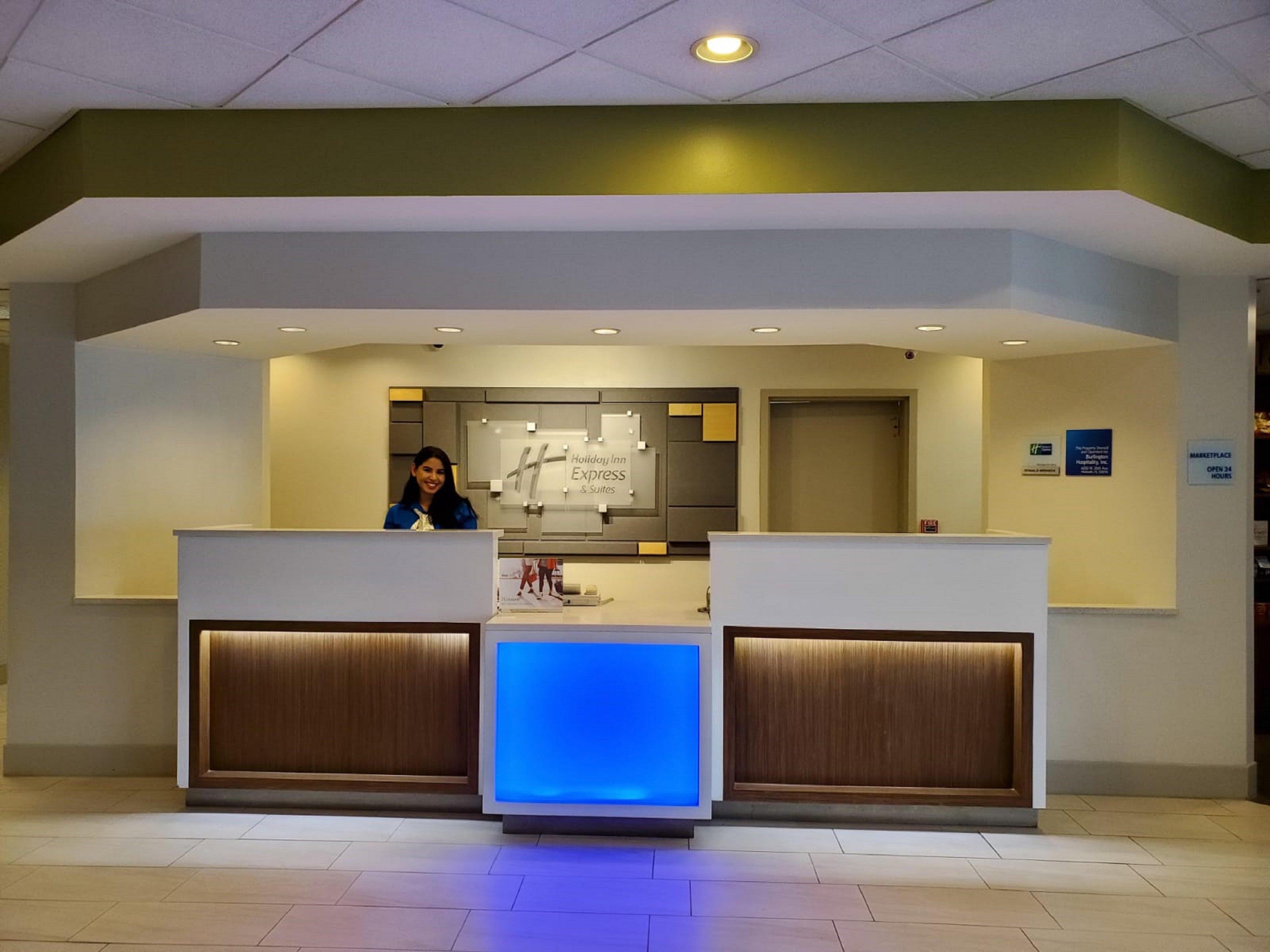 Holiday Inn Express Hotel & Suites Miami - Hialeah By Ihg Eksteriør billede