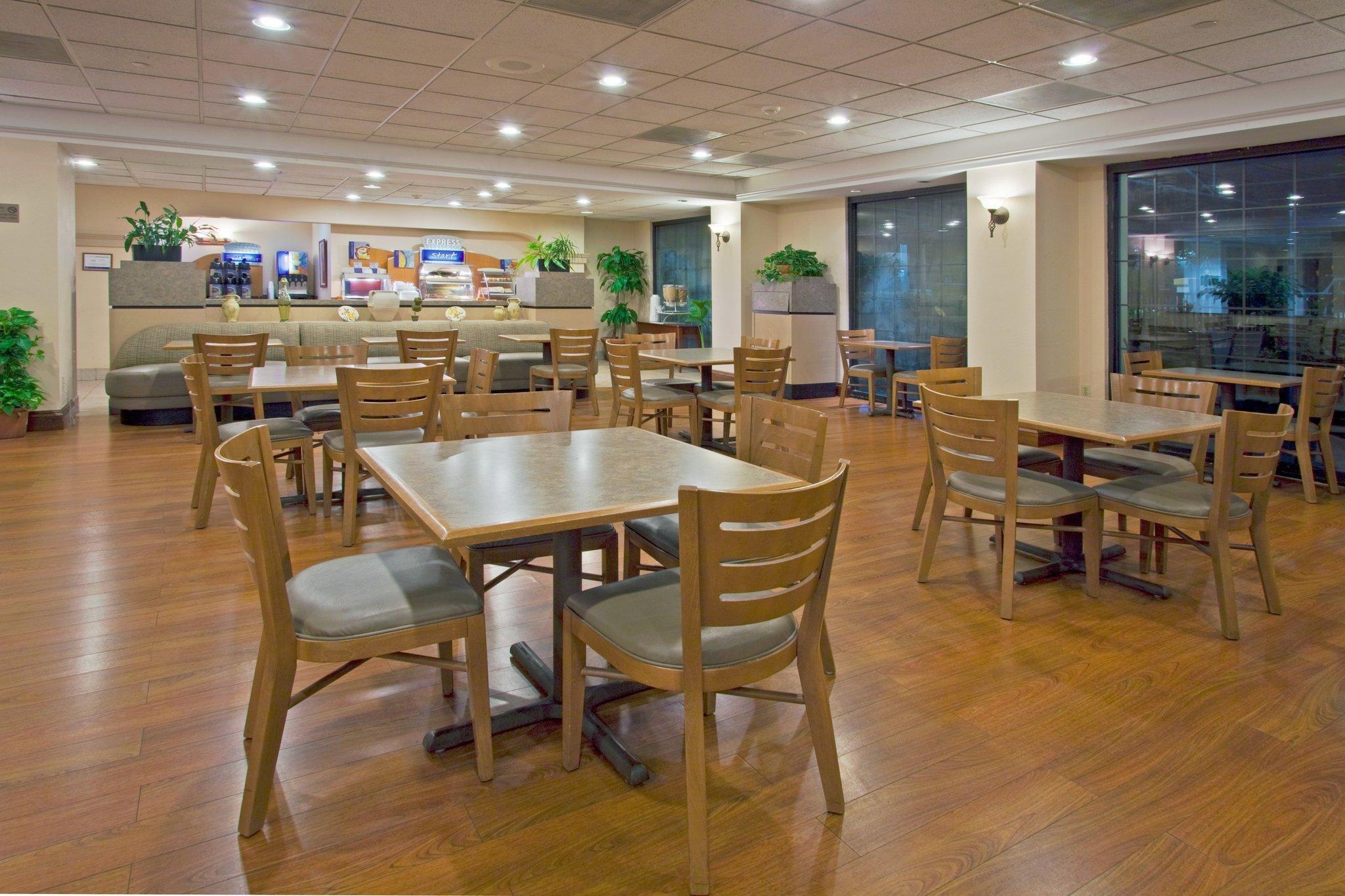 Holiday Inn Express Hotel & Suites Miami - Hialeah By Ihg Eksteriør billede