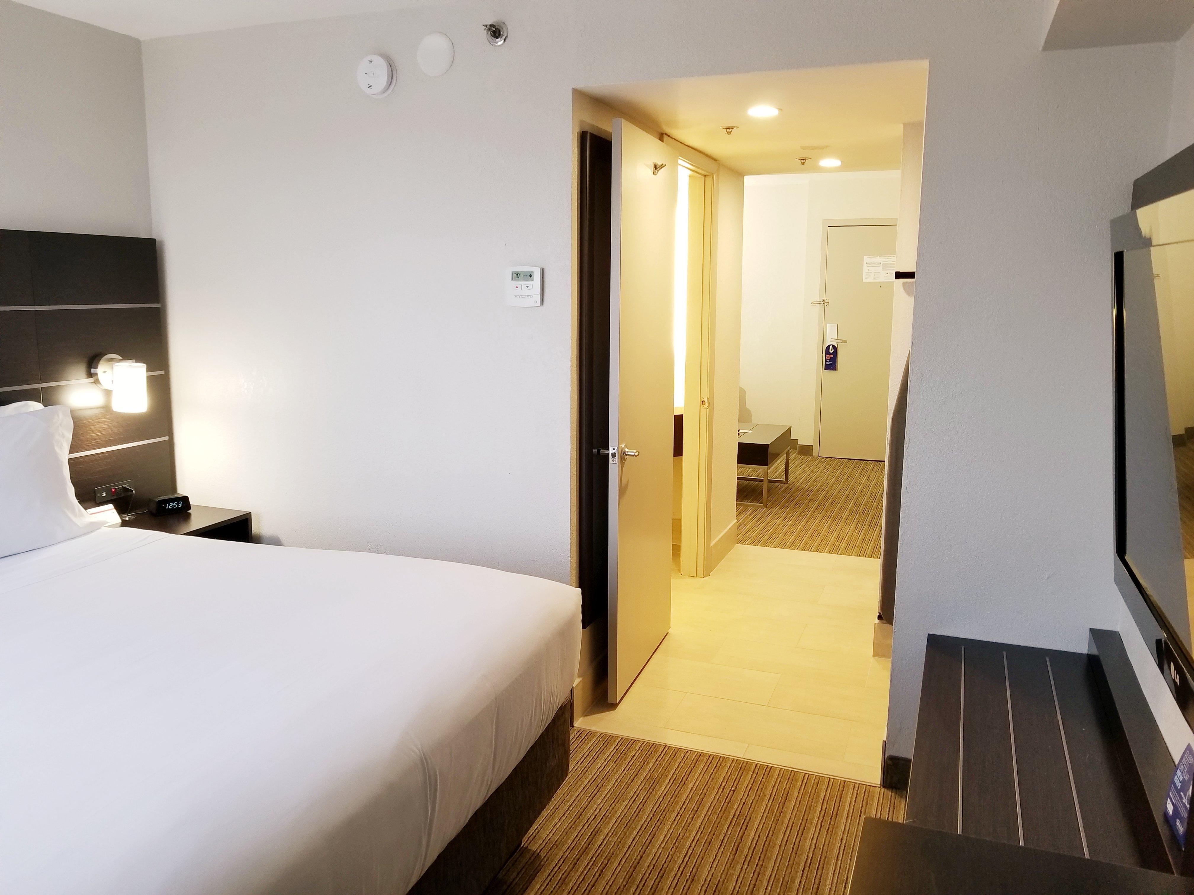 Holiday Inn Express Hotel & Suites Miami - Hialeah By Ihg Eksteriør billede